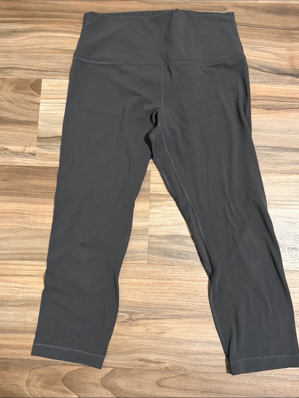 LULULEMON ALIGN 21" Crop Leggings Women’s High Rise Sz 10 Gray Athletic
